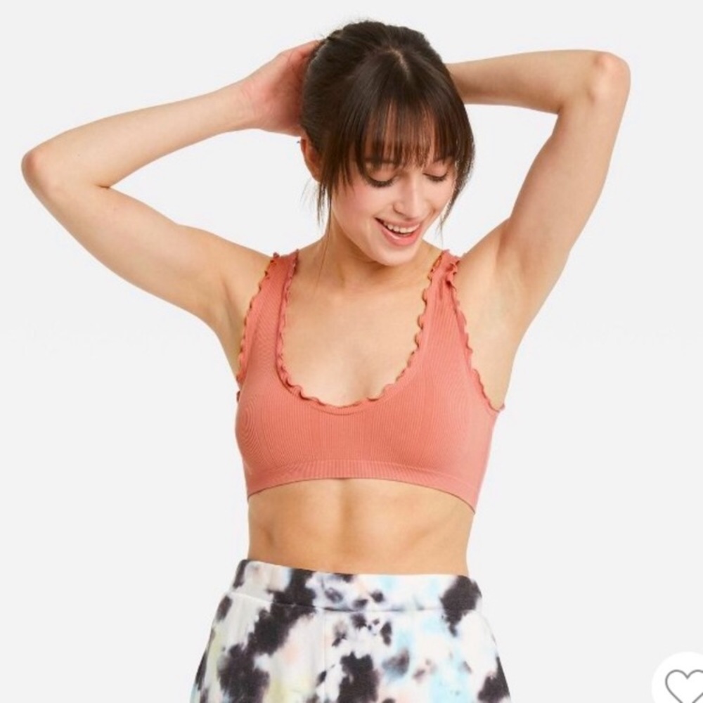 NWT Colsie lettuce edge bralette